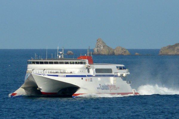 Saint-Malo (2010-02-20) - On approach near Czembre